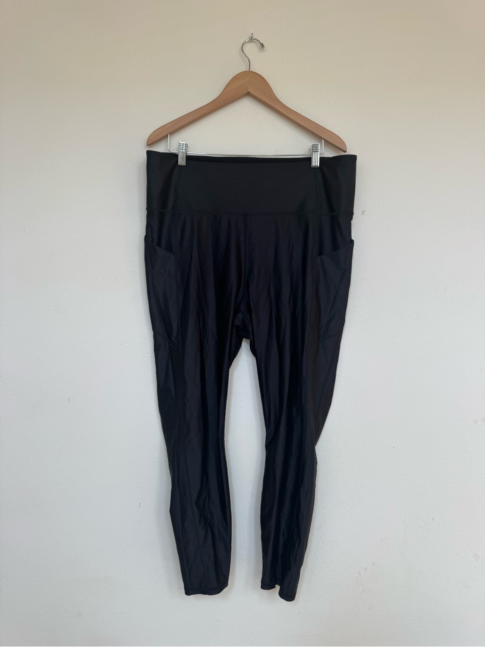 Fabletics Black High-Rise Performance Leggings with Pockets